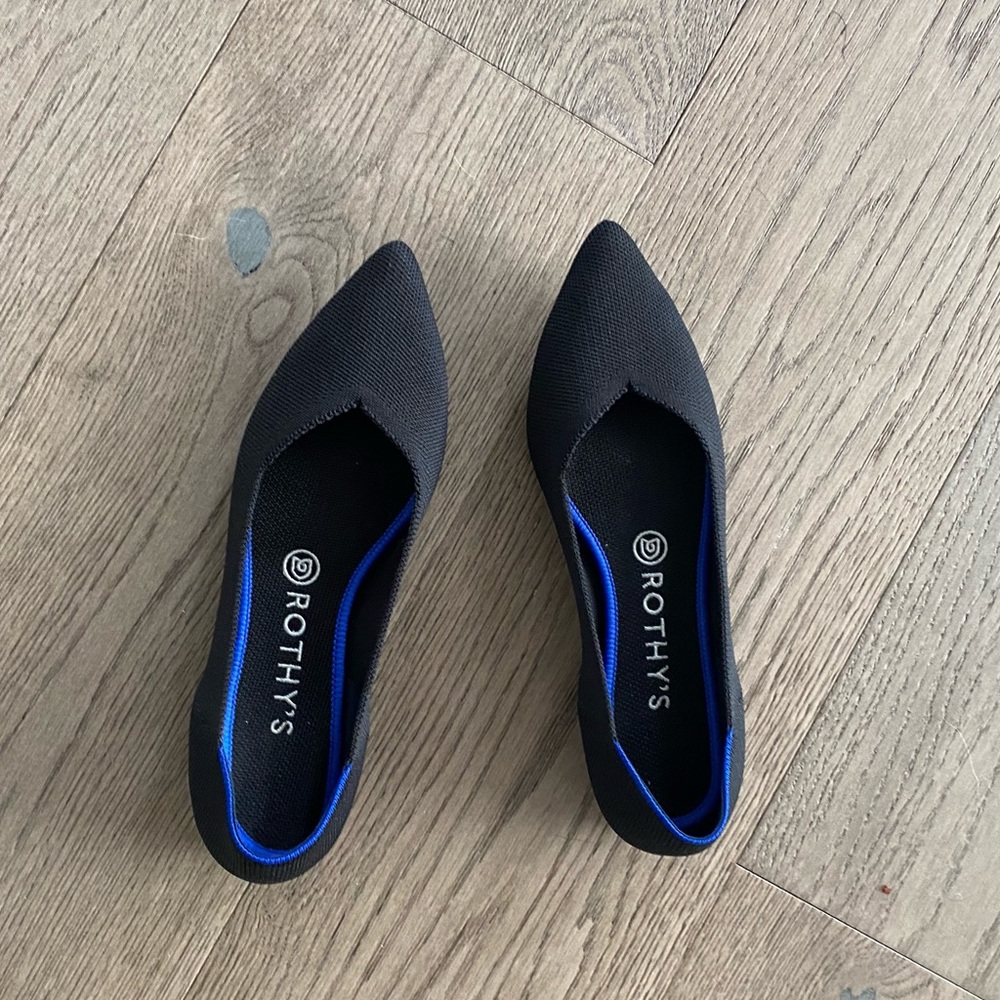 LIKE NEW Rothy’s The Point Classic Size 9 Flats